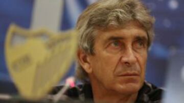 El técnico malaguista, Manuel Pellegrini en rueda de prensa.