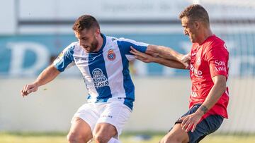 David López ante el Olot.