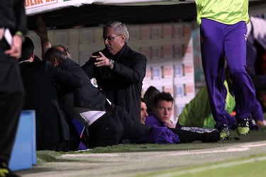 Durante un partido liguero de la temporada 2011/2012, el entrenador de la Fiorentina, Delio Rossi, decidió cambiar al serbio en el minuto 32 de la primera parte al ir perdiendo por dos goles a cero. En su marcha al banquillo, Ljajic le dedicó unas groseras palabras a su técnico, el cual reaccionó de manera agresiva encarándose y agarrando del cuello a su futbolista.