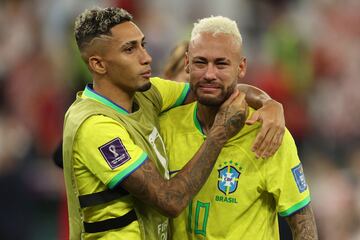 El delantero brasileño del Paris Saint-Germain, Neymar Júnior, no pudo contener las lágrimas tras la eliminación de la selección brasileña del Mundial de Catar 2022 al caer frente a Croacia en la tanda de penaltis.