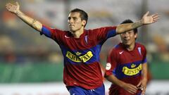 Patadas, 'insomnio' de Ronaldinho e hinchas armados: los particulares recuerdos de Darío Bottinelli