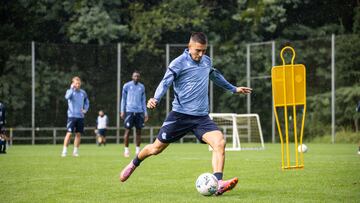 Jon Karrikaburu, en un entrenamiento de la Real Sociedad en Zubieta.