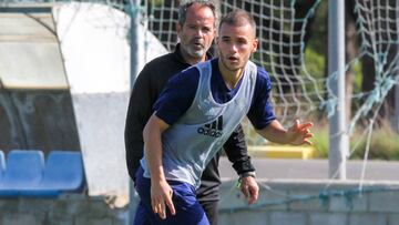 AKETXE EN UN ENTRENAMIENTO DEL CADIZ