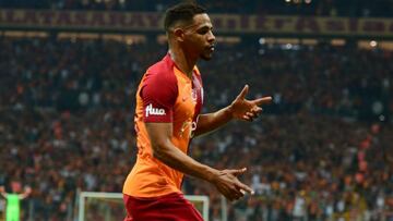 Former Man City midfielder Fernando continues Sevilla transformation