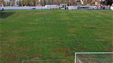El mal estado del terreno de juego del Cerro de Reyes ha puesto en alerta a Joaquín Caparrós y a sus jugadores.