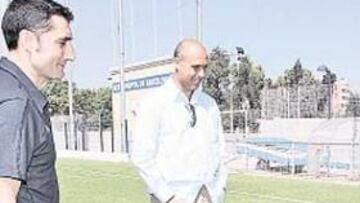 <b>A TRABAJAR. </b>Valverde se citó ayer con Márquez, y se presentó a Pochettino y De la Peña.