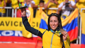 Es la deportista más exitosa en la historia olímpica de Colombia. Dominó el BMX mundial por más de una década logrando dos medallas de Oro Olímpicas (Londres 2012 y Río 2016), además de una plata en Tokio 2020. También fue varias veces campeona mundial. La reina, convirtió el BMX en uno de los deportes más populares del país.