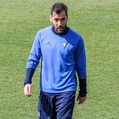 Perea entra en la convocatoria para recibir al Sporting de Gijón