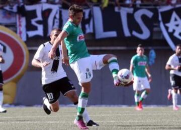 Olarra contra Colo Colo en el primer semestre de 2015.