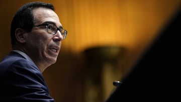 El secretario del Tesoro de EE. UU., Steven Mnuchin, testifica durante una audiencia del Comit&eacute; de Banca, Vivienda y Asuntos Urbanos del Senado para examinar el informe trimestral de la Ley CARES al Congreso, en Washington, DC, EE. UU., 24 de septiembre de 2020.