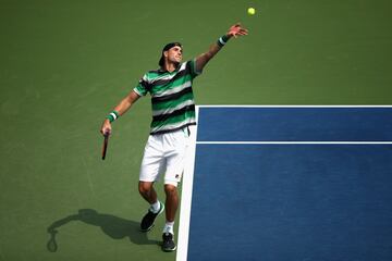 Según los números de la ATP, es el mejor sacador del mundo en el último año. Promedia 22 aces por partido...