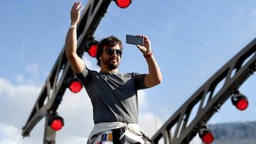 LONDON, ENGLAND - JULY 12: Fernando Alonso on stage at the F1 Live in London event at Trafalgar Square on July 12, 2017 in London, England.  F1 Live London, the first time in Formula 1 history that all 10 teams come together outside of a race weekend to put on a show for the public in the heart of London.  (Photo by Ian Gavan/Getty Images for Formula 1)
 PUBLICADA 14/07/17 NA MA44 2COL