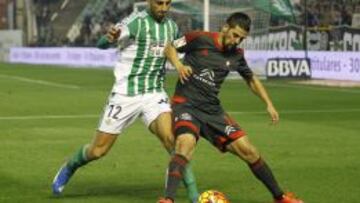Piccini disputa un balón con Nolito.