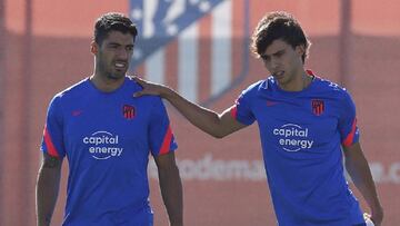 Luis Su&aacute;rez y Jo&atilde;o F&eacute;lix, en un entrenamiento del Atl&eacute;tico