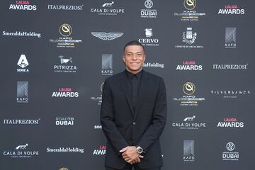 Kylian Mbappe durante la alfombra roja de la I Gala Globe Soccer Europa celebrada en la Costa Esmeralda de Cerdeña.