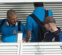 Zidane arropó a Benzema y Varane en el viaje a Nicosia