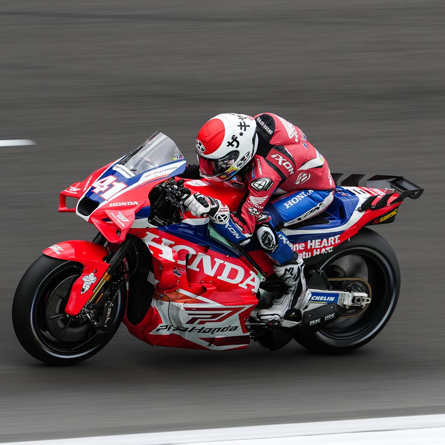 Aleix Espargaro con la Honda RC213V de MotoGP.