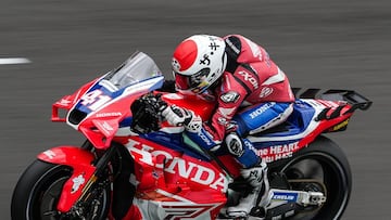 Aleix Espargaro con la Honda RC213V de MotoGP.