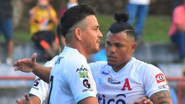 El conjunto Albo recibi&oacute; a los Tigrillos en la cancha del Estadio Cuscatl&aacute;n y el resultado final fue un empate a un gol; D&iacute;az y Cer&eacute;n, los anotadores.