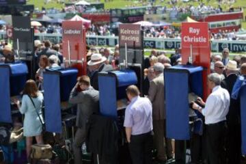 Es una de las más prestigiosas carreras de caballos del mundo. Se disputa en el hipódromo de Epsom Downs, Surrey, Inglaterra.
