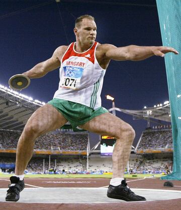 Lanzamiento de disco: 69,89 metros