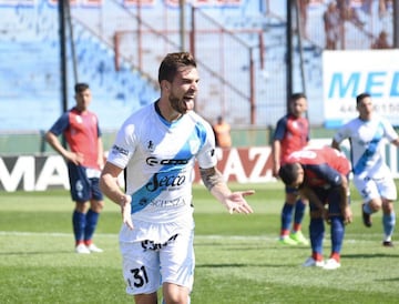 Desde el 2018 hasta la actualidad juega en el San Martín de Tucumán de la Superliga Argentina.