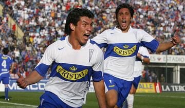 El capitán de la Roja hizo sus inferiores en Universidad Católica. Se consolidó ahí antes de saltar a Boca Juniors y luego a Europa.