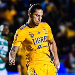 Carlos Salcedo cerca de llegar al fútbol de Brasil