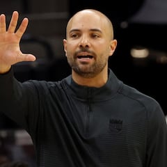 Who is Jordi Fernandez, the new Team Canada head coach?