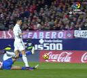 La jugada del penalti señalado a Savic sobre Cristiano