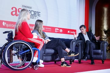 Gemma Hassen-Bay, esgrimista paralímpica y Coach con Marta Francés, Deportista española que compite en triatlón adaptado charlan con Alfredo Bustillo, Director de patrocinios de Caixabank.
