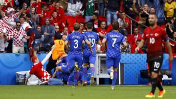 Expediente a Croacia por el fan que celebró el gol con Modric