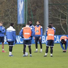 El Deportivo suspende el entrenamiento por un positivo
