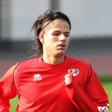 Zé Castro refuerza la zaga de los rayistas frente al Valladolid