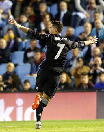 Ronaldo celebrates his second goal against Celta Vigo