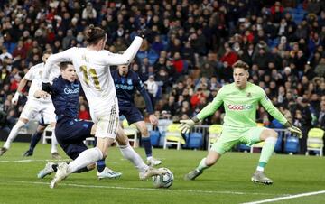 Bale goes close against Real Sociedad