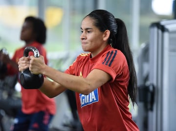 Colombia realiza trabajos de recuperación tras el debut