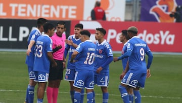 Futbol, Ohiggins vs Universidad de Chile.
Fecha 19, campeonato Nacional 2022.
El equipo de Universidad de Chile deja la cancha durante el partido de primera division frente a Ohiggins realizado en el Estadio El Teniente de Rancagua, Chile.
24/07/2022
Jorge Loyola/Photosport
Football, Ohiggins vs Universidad de Chile.
19th date, 2022 National Championship.
Universidad de Chile’s team leaves the pitch after the first division match held at the El Teniente stadium
Rancagua, Chile.
24/07/2022
Jorge Loyola/Photosport