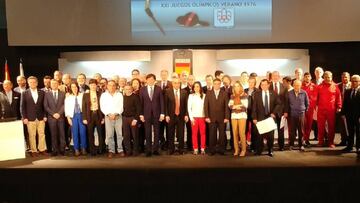 Foto de familia de los Olímpicos de Montreal 76 en el acto celebrado este martes en el COE.