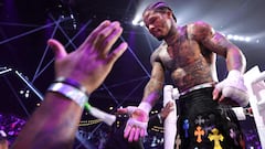 LAS VEGAS, NEVADA - JUNE 15: WBA lightweight champion Gervonta Davis shakes hands with fans as he leaves the ring after defeating Frank Martin in the eighth round of a title fight at MGM Grand Garden Arena on June 15, 2024 in Las Vegas, Nevada. Davis retained his title with an eighth-round knockout.   Steve Marcus/Getty Images/AFP (Photo by Steve Marcus / GETTY IMAGES NORTH AMERICA / Getty Images via AFP)