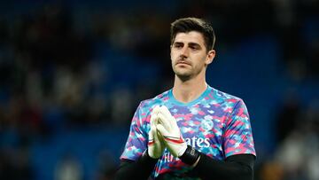 Courtois: "Siempre es mejor jugar en un buen campo que en esto"