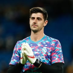Courtois: "Siempre es mejor jugar en un buen campo que en esto"