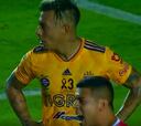 ¡Arquero mexicano evitó un gol de Edu Vargas con la cara!