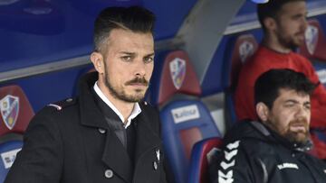 Rubén de la Barrera, en el banquillo.