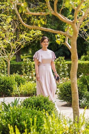 La primera dama de Chipre, Philippa Karsera, asiste a la boda real del príncipe heredero de Jordania, Hussein, y Rajwa al Saif.