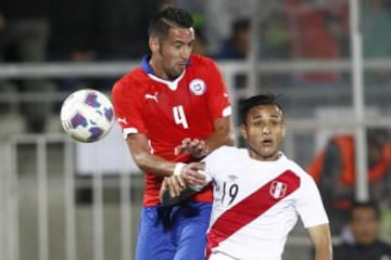 Mauricio Isla como lateral derecho