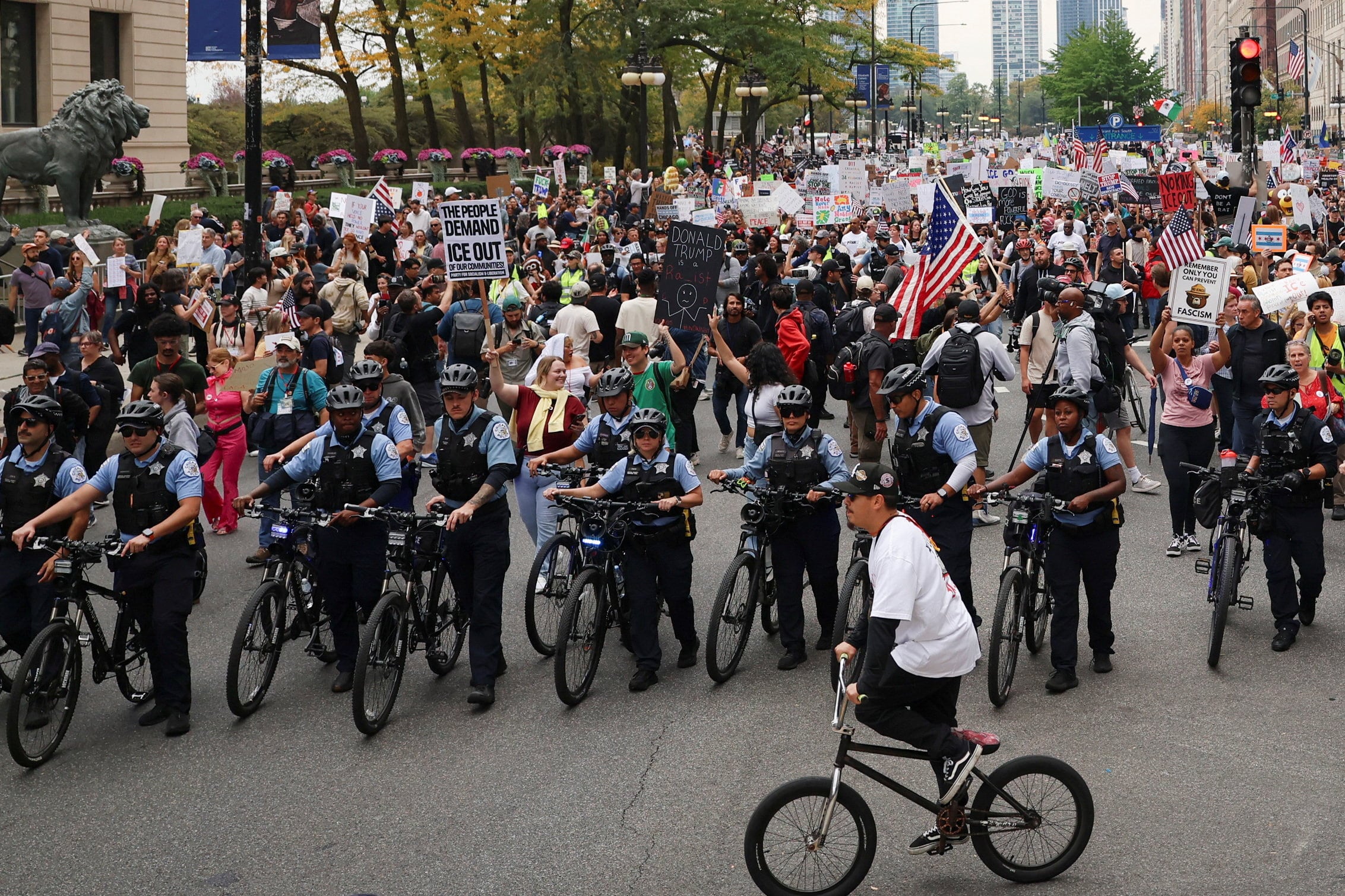 Protestas anti Trump en Los Angeles por el No Kings Day en Estados Unidos