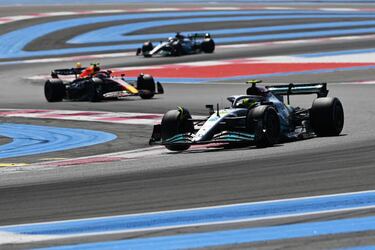 Checo Pérez perdió el podio en el GP de Francia; finalizó cuarto