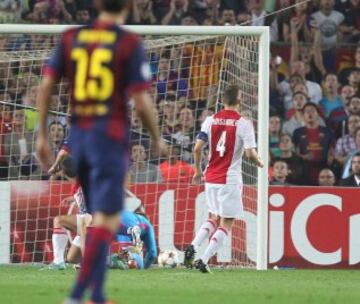 2-0. Messi anota el segundo gol.