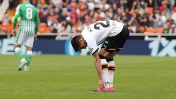 Maxi Gómez se duele del pie.